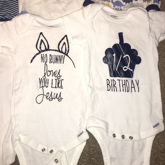 8 Onesies 3-6m - Picture 5 of 5